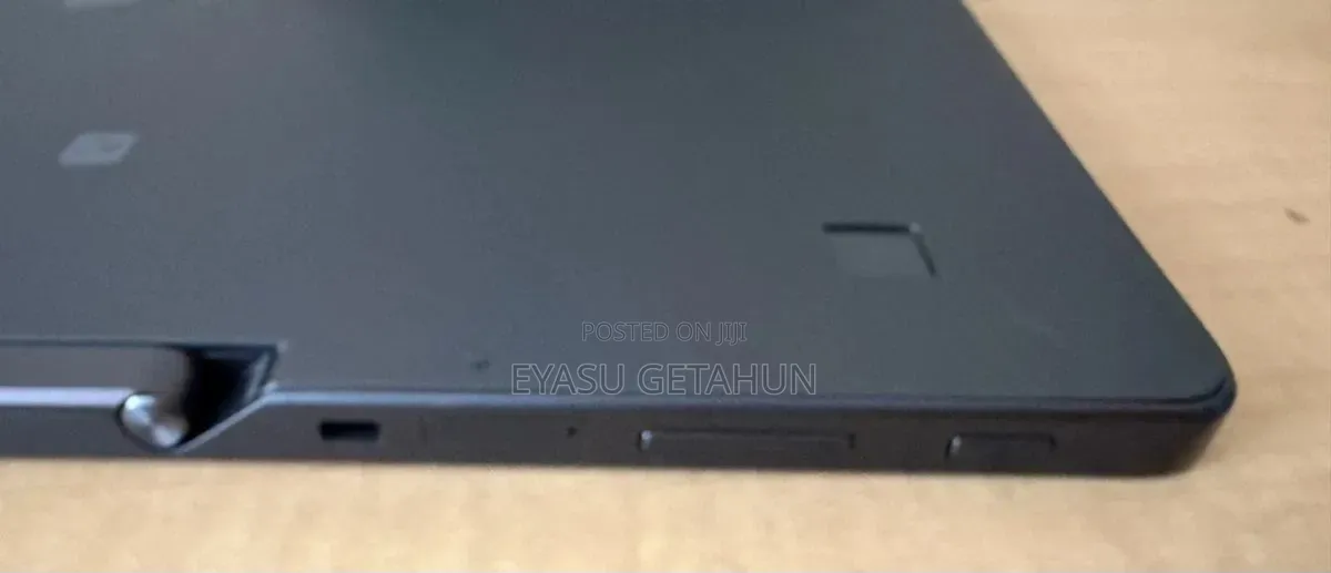 New Laptop HP Pro X2 612 G2 8GB Intel Core i7 SSD 256GB