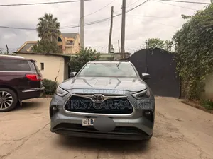 Toyota Highlander Limited AWD 2020 Blue