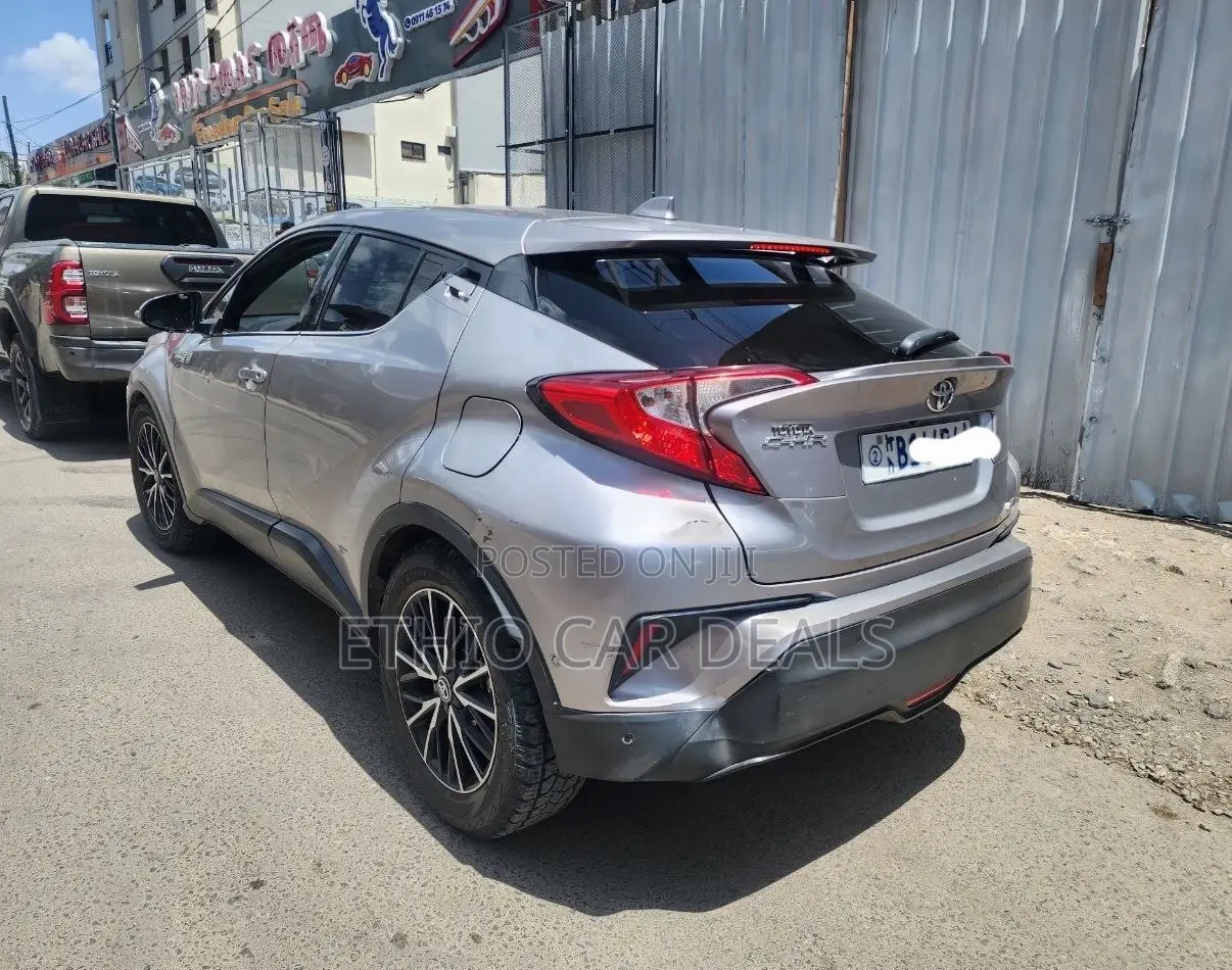 Toyota C-HR 2017 Silver