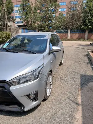 Toyota Yaris 2015 Silver