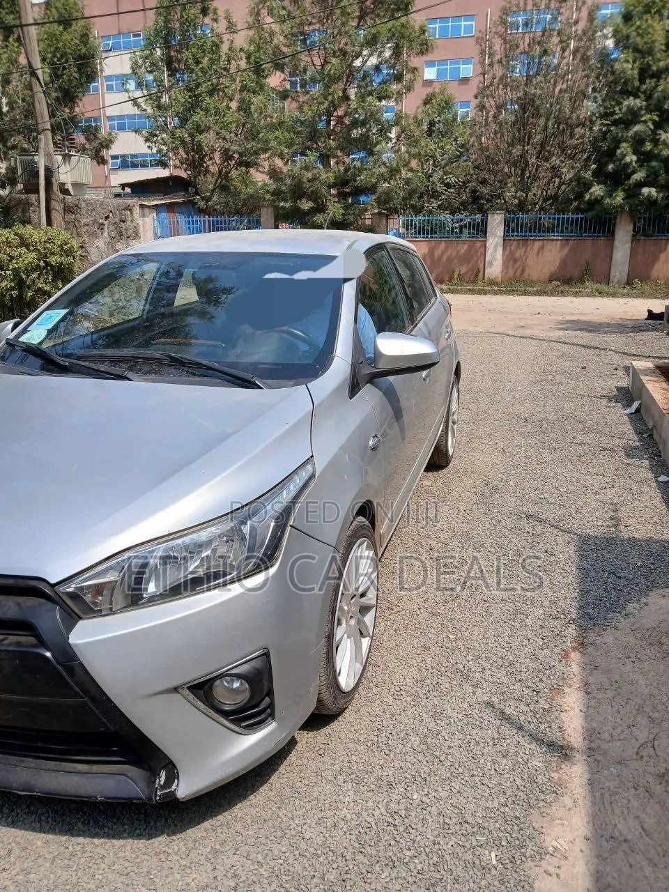Toyota Yaris 2015 Silver