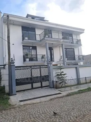7bdrm House in Adis Ababa, Bole for sale