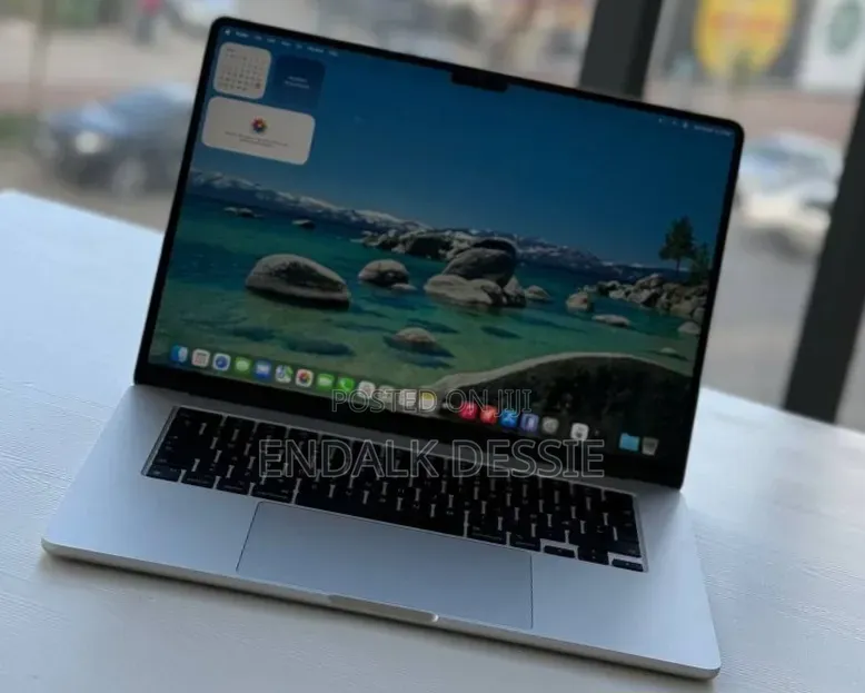 New Laptop Apple MacBook Air 2022 M2 8GB Apple M2 SSD 512GB