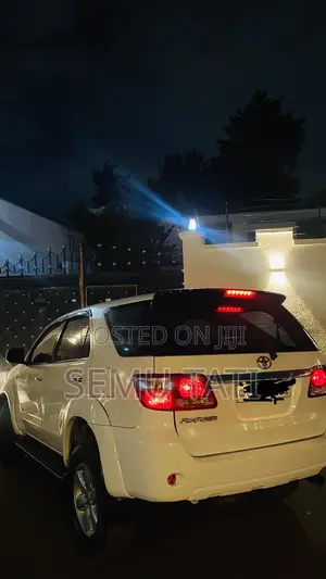 Toyota Fortuner 2012 White