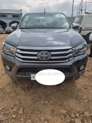 Toyota Hilux 2018 Gray