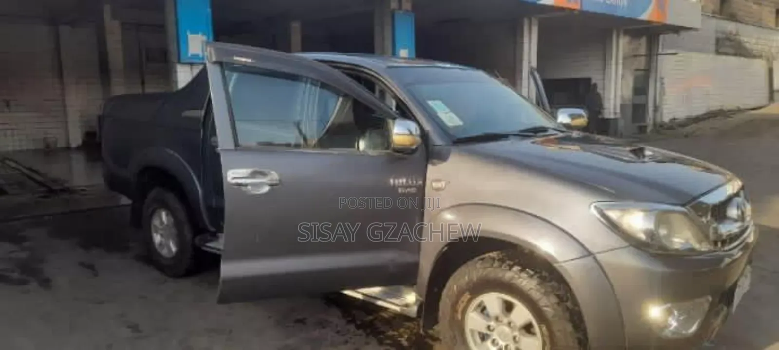 Toyota Hilux 2.5 D-4D 4X4 SRX 2010 Black