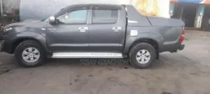 Toyota Hilux 2.5 D-4D 4X4 SRX 2010 Black