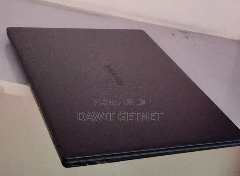 New Laptop Huawei MateBook 13 WRT-W19E 16GB Intel Core i7 SSD 512GB
