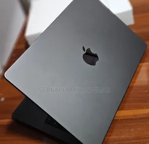 New Laptop Apple MacBook Pro 16GB Apple M5 SSD 512GB