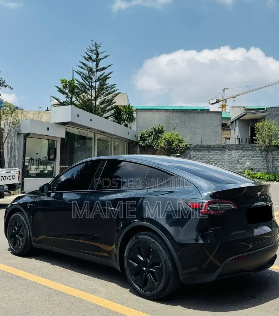 Tesla Model Y 2024 Black