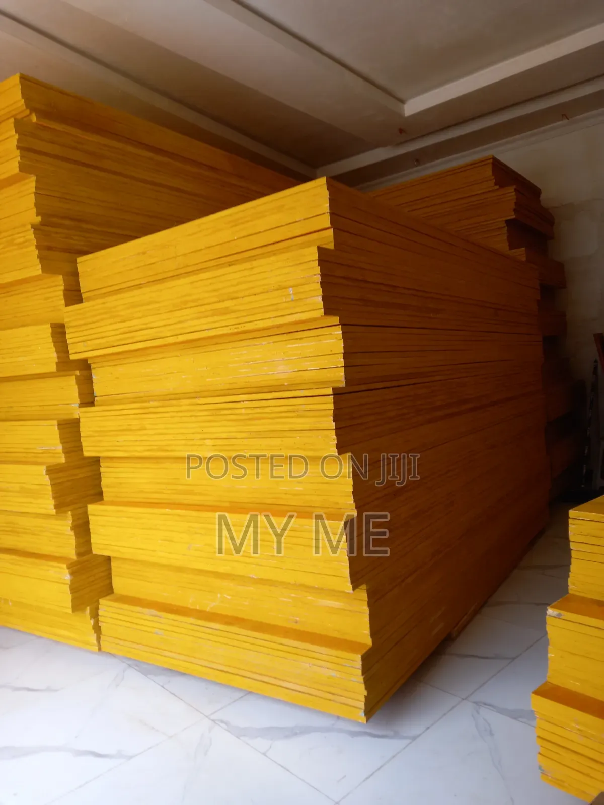 ፕሬይውድ (Plywood)18mm.በፈለጉት ብዛትና ጥራት እናቀርባለን.ጥራቱን የጠበቀ.ፕላይውድ ከፈለጉ ከኛ ይዘዙ