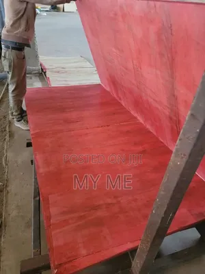 ፕሬይውድ (Plywood)18mm.በፈለጉት ብዛትና ጥራት እናቀርባለን.ጥራቱን የጠበቀ.ፕላይውድ ከፈለጉ ከኛ ይዘዙ