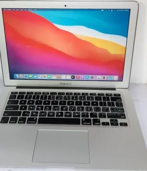 New Laptop Apple MacBook Pro 2017 8GB Intel Core i5 SSD 256GB