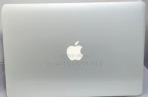 New Laptop Apple MacBook Pro 2017 8GB Intel Core i5 SSD 256GB