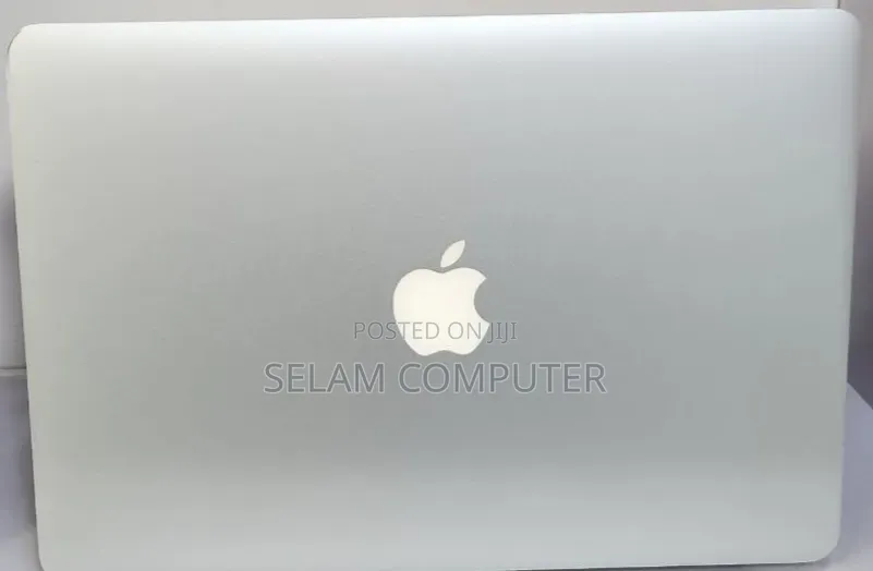 New Laptop Apple MacBook Pro 2017 8GB Intel Core i5 SSD 256GB