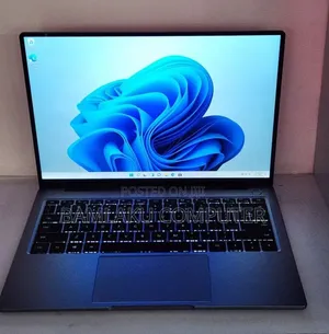New Laptop Huawei MateBook 13 WRT-W29E 16GB Intel Core i7 SSD 512GB