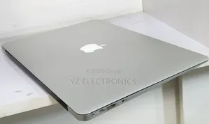 New Laptop Apple MacBook Pro 2017 8GB Intel Core i5 SSD 256GB