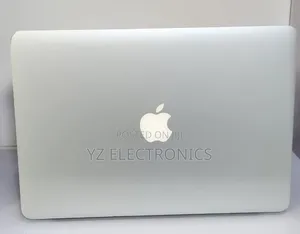 New Laptop Apple MacBook Pro 2017 8GB Intel Core i5 SSD 256GB
