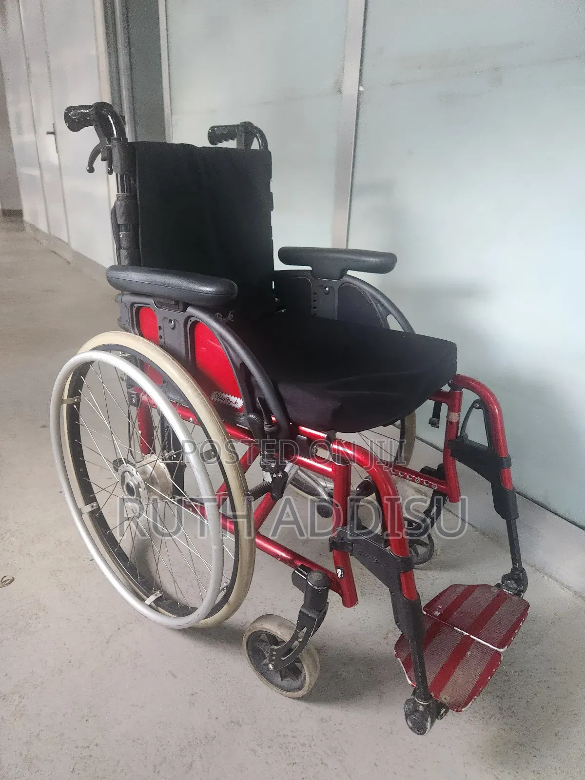 Ottobock Motus XXL Lightweight Wheelchair [140 Kg Capacity Wheelchair