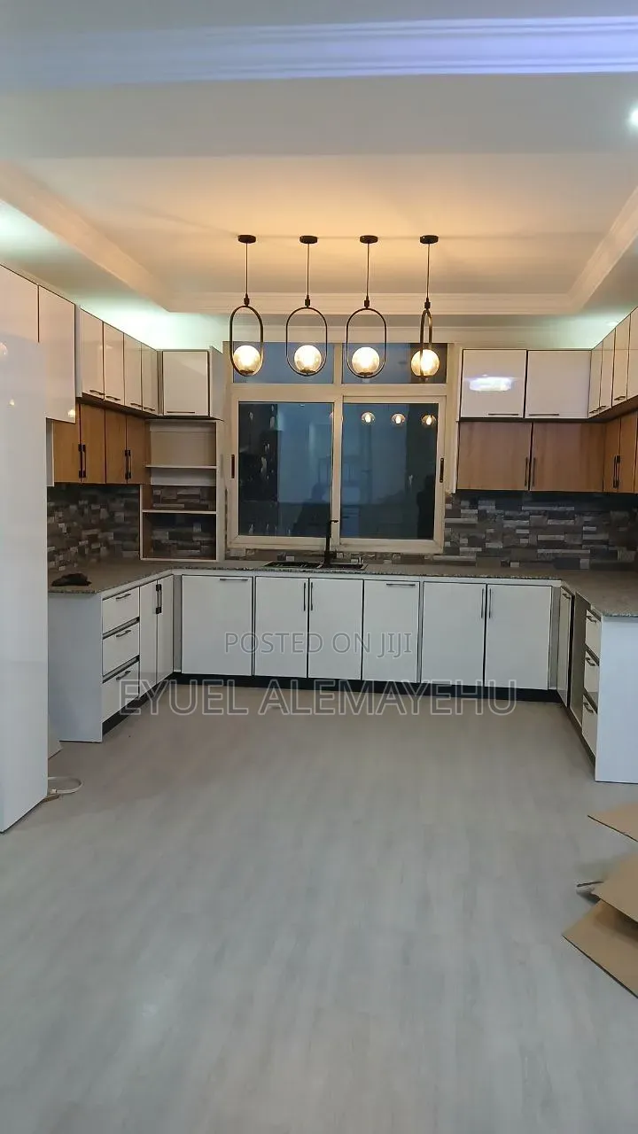 Furnished 6bdrm House in Yeka for sale