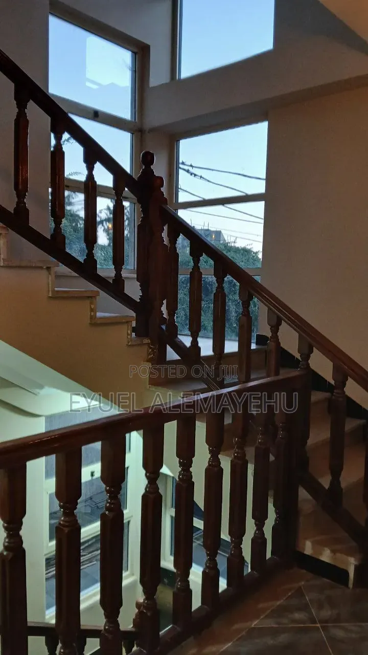 Furnished 6bdrm House in Yeka for sale