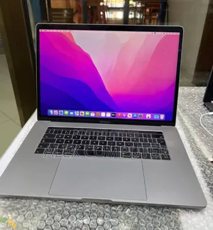 New Laptop Apple MacBook Pro 2017 16GB Intel Core i7 SSD 512GB