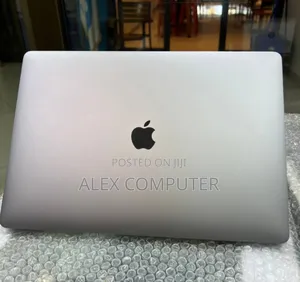 New Laptop Apple MacBook Pro 2017 16GB Intel Core i7 SSD 512GB