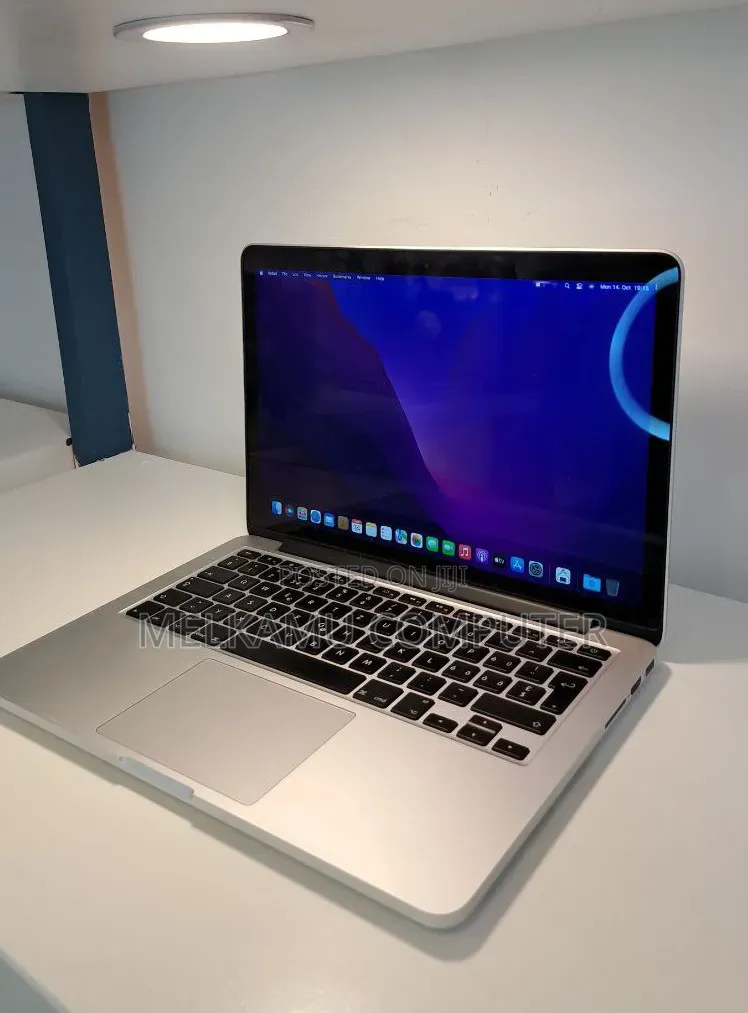 New Laptop Apple MacBook Pro 8GB Intel Core i5 SSD 256GB