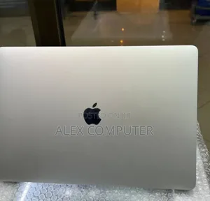 New Laptop Apple MacBook Pro 2018 16GB Intel Core i7 SSD 512GB