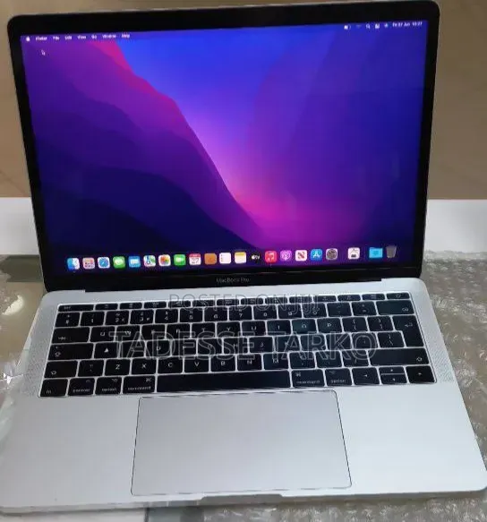 New Laptop Apple MacBook Pro 2017 16GB Intel Core i5 SSD 256GB