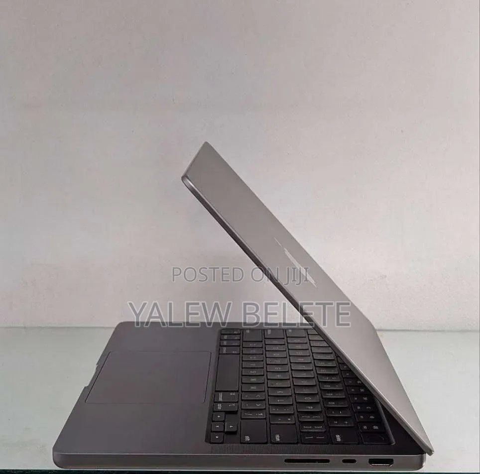 New Laptop Apple MacBook Pro 16GB Apple M1 Pro SSD 512GB