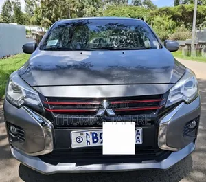 Mitsubishi Attrage 2021 Silver
