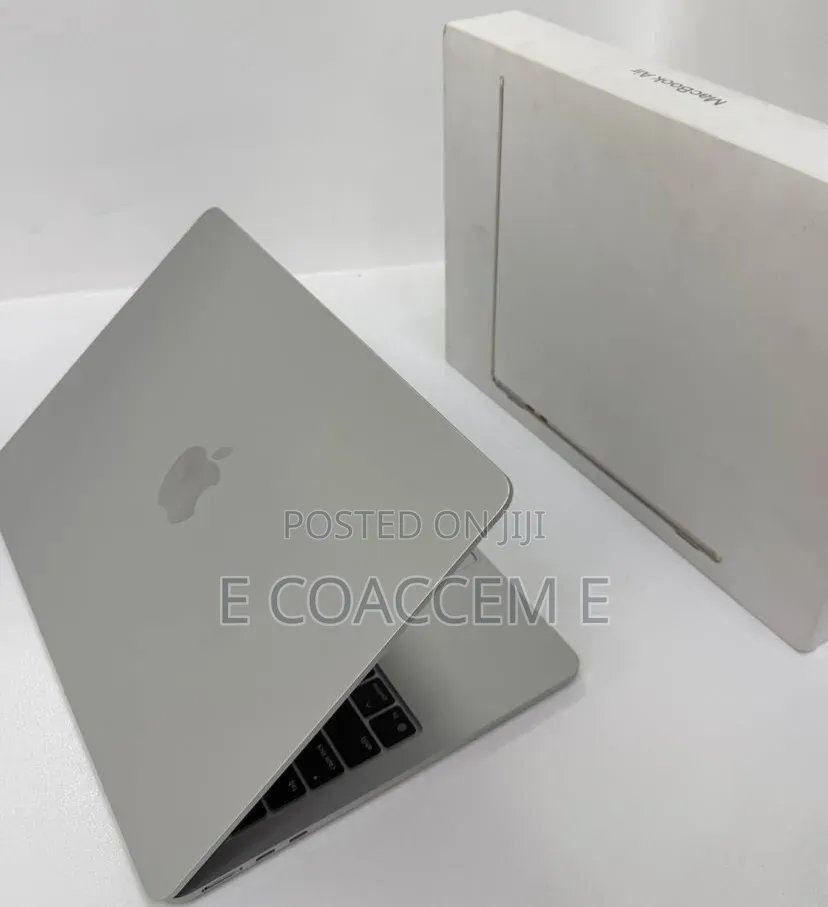 New Laptop Apple MacBook 16GB Apple M4 SSD 256GB
