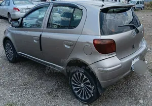 Toyota Vitz 2003 Silver