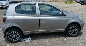 Toyota Vitz 2003 Silver
