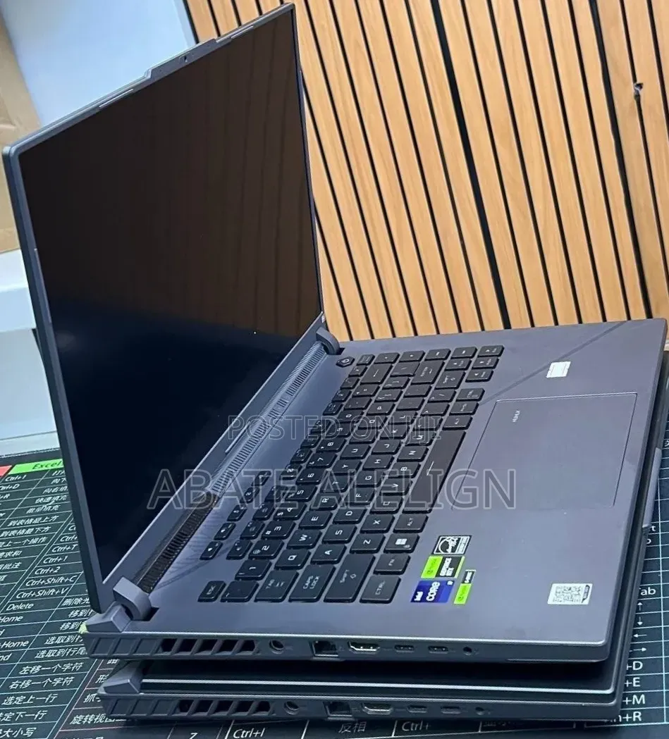 New Laptop Asus ROG Strix G15 16GB Intel Core i9 SSD 1T
