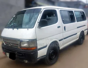 Toyota HiAce 2002 White