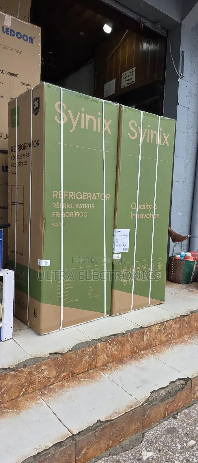 Syinix Brand Refrigerators, Specifically Double-Door Top Freezer