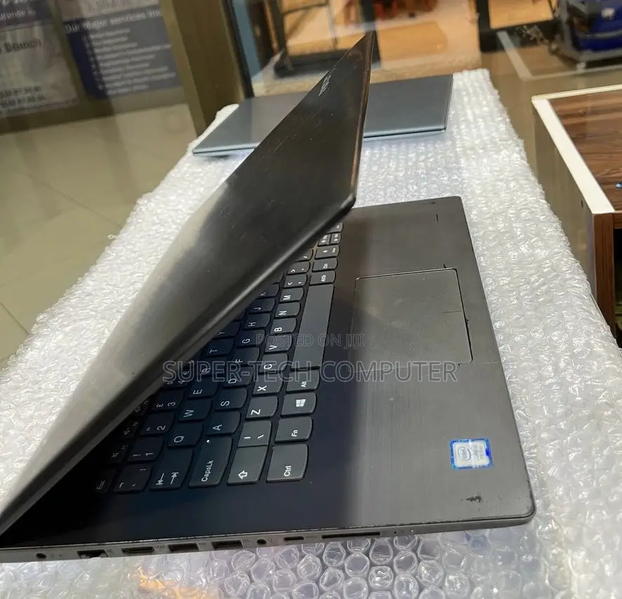 Laptop Lenovo IdeaPad 320 4GB Intel Core i5 HDD 1T