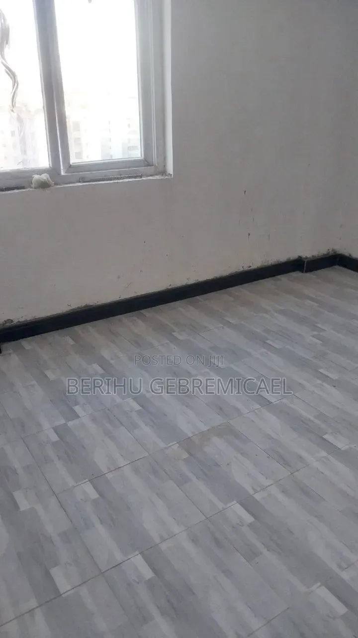 1bdrm Condo in አያት, Yeka for sale