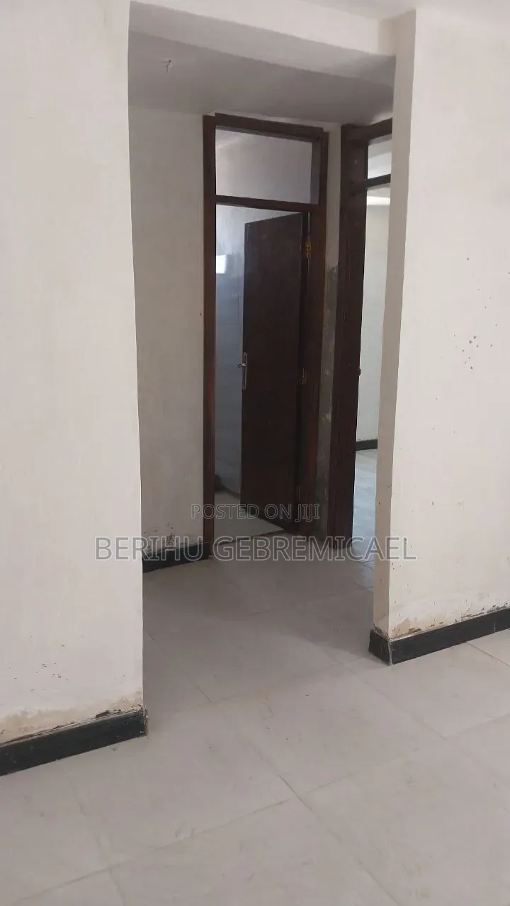 1bdrm Condo in አያት, Yeka for sale