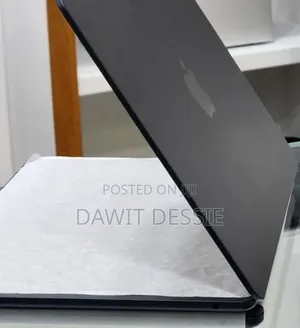 New Laptop Apple MacBook Air 2025 M4 13-inch 16GB Apple M4 SSD 256GB