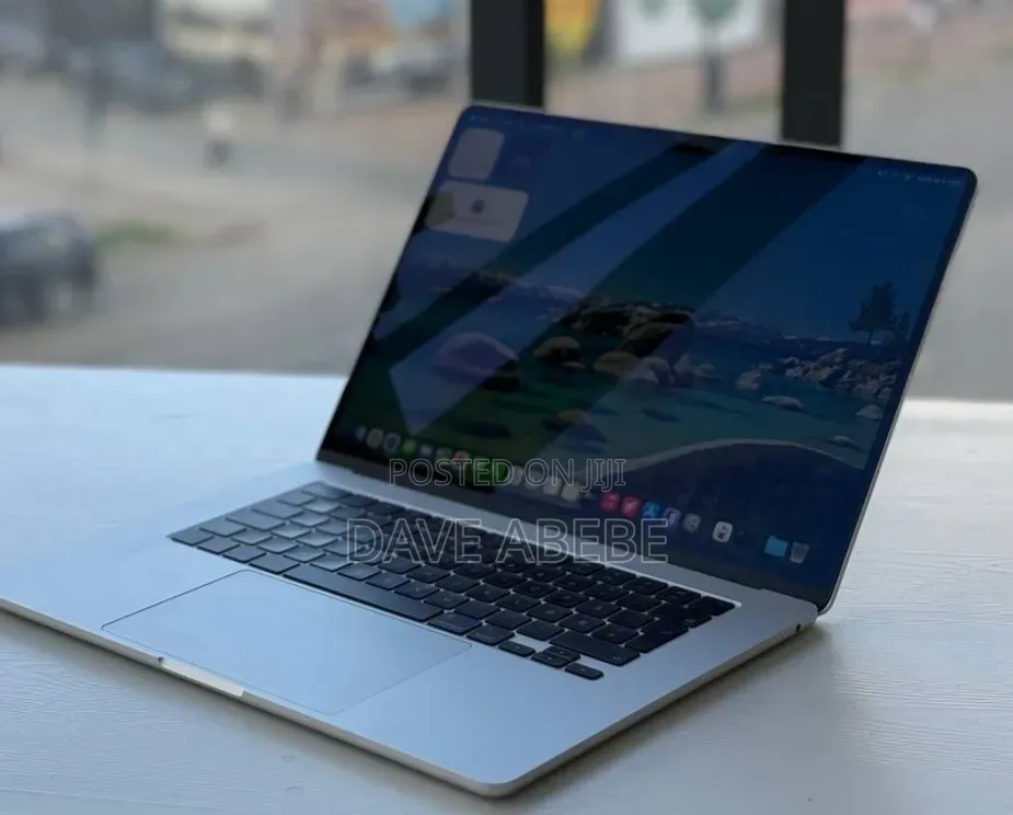 New Laptop Apple MacBook Air 2023 M2 8GB Apple M2 SSD 512GB