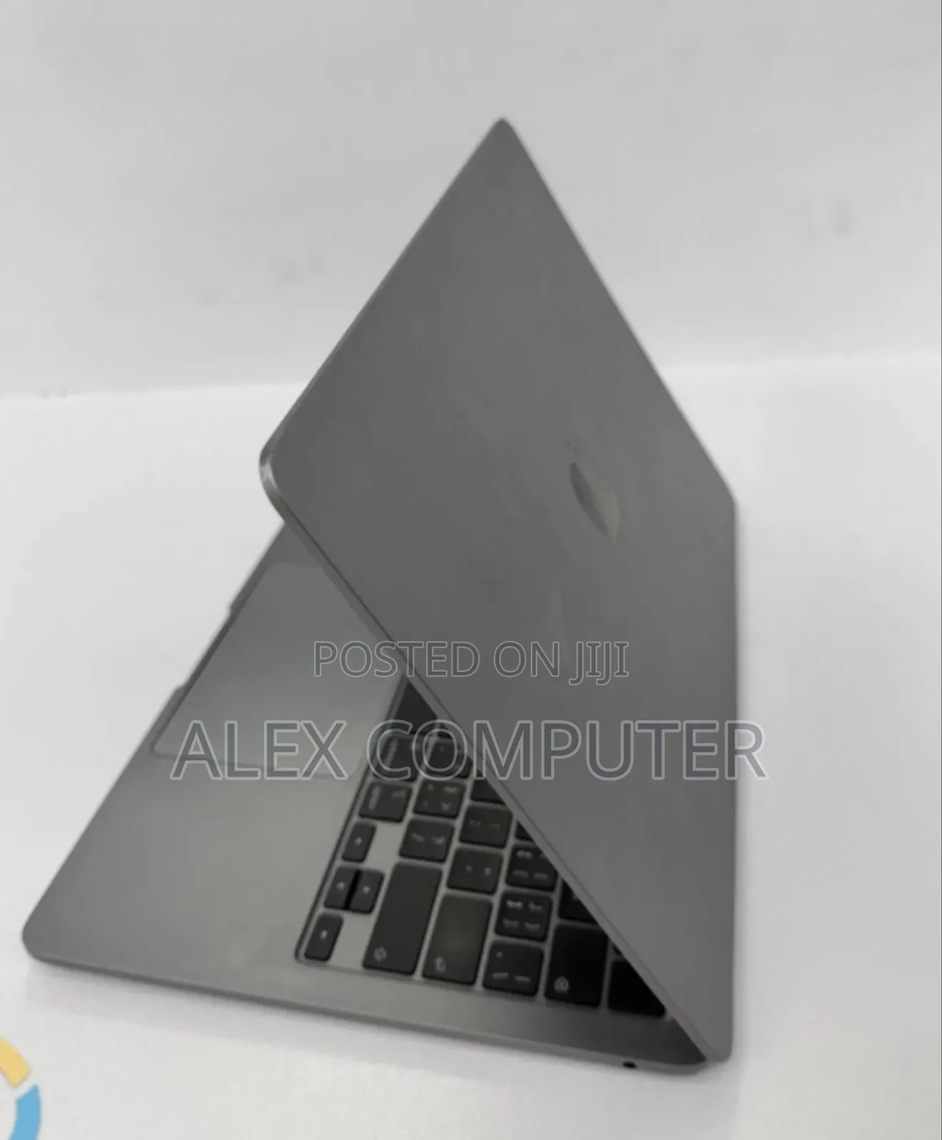 New Laptop Apple MacBook Air 2024 M3 13-inch 16GB Apple M3 SSD 256GB