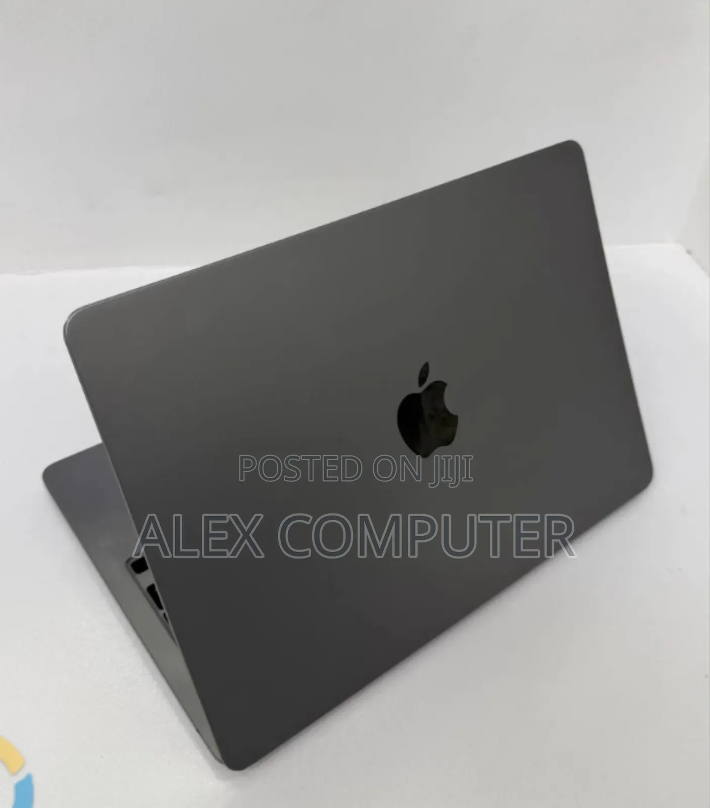 New Laptop Apple MacBook Air 2024 M3 13-inch 16GB Apple M3 SSD 256GB