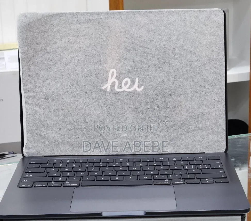 New Laptop Apple MacBook Air 2024 M3 13-inch 16GB Apple M4 SSD 256GB