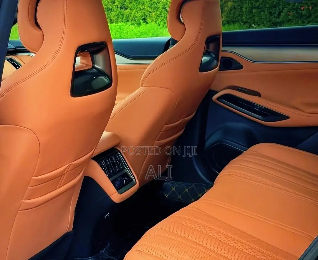 New BYD Song L DM-i 2025 Black