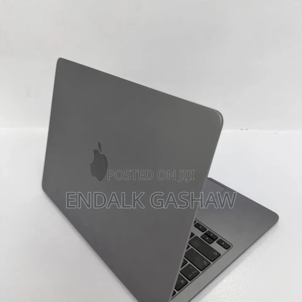 New Laptop Apple MacBook Air 2022 M2 8GB Apple M2 SSD 256GB