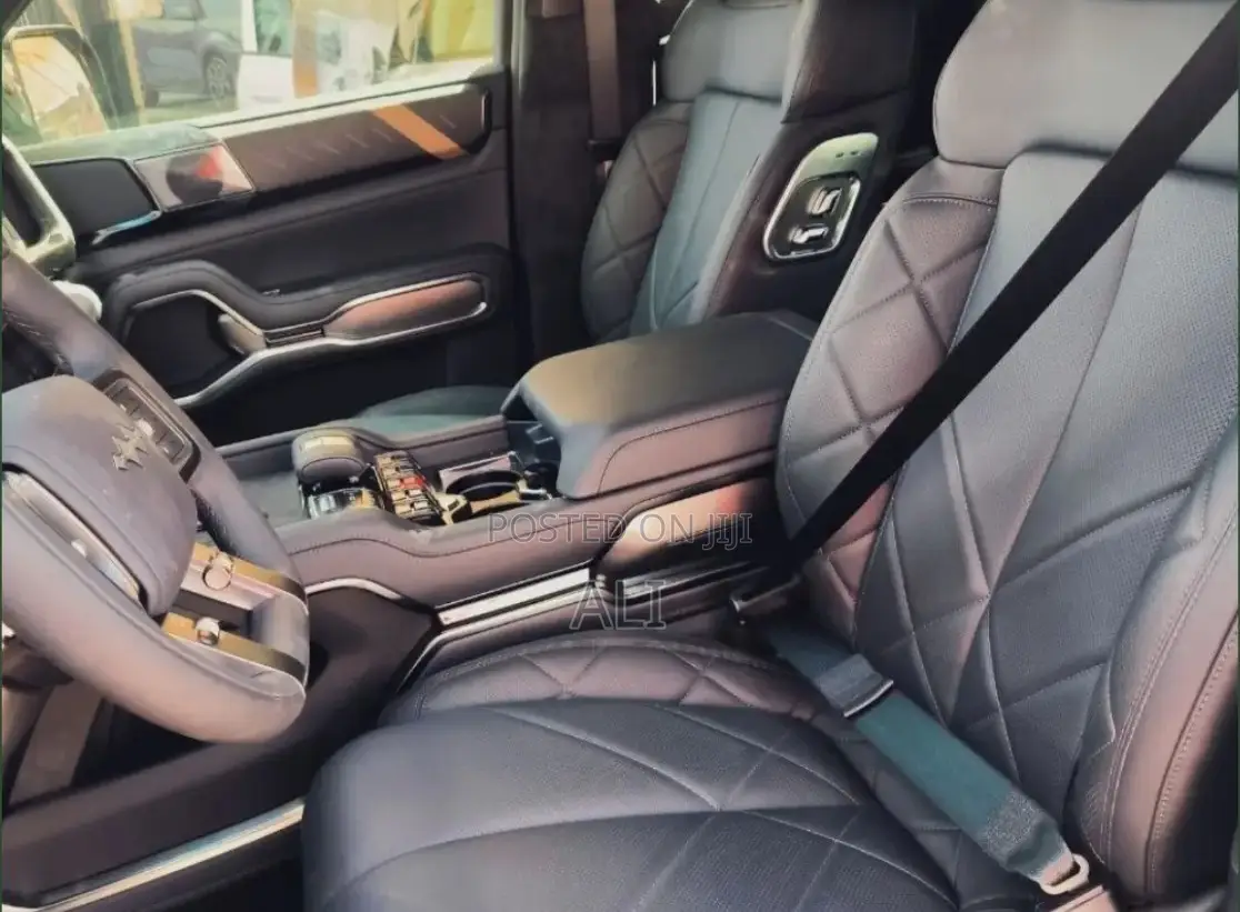 BYD Leopard 8 2.0 Hybrid AWD 2025 Black
