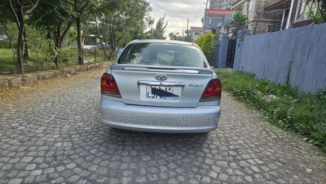 Toyota Platz 2005 Silver